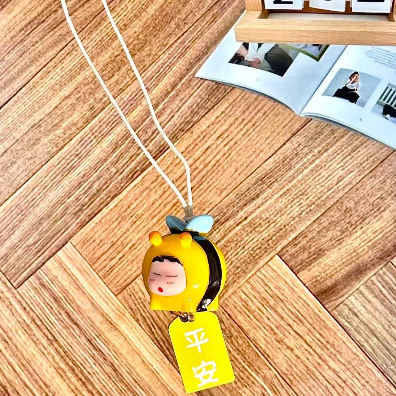 Crayon Shin-chan Bee Cosplay F - Car Accessories Decoration recension och pris